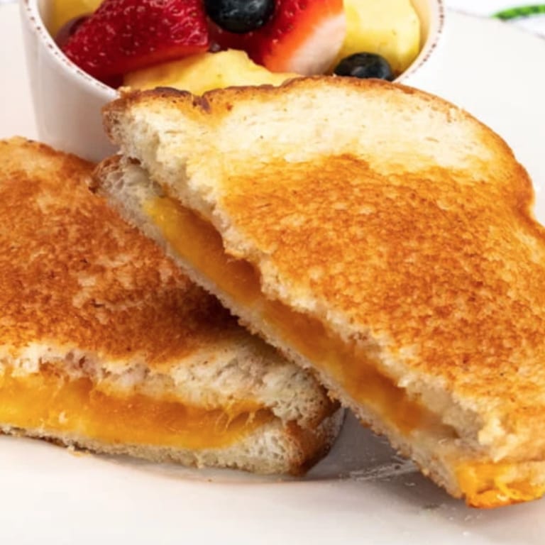 Grilled Cheese Delights: A Cheesy Favorite